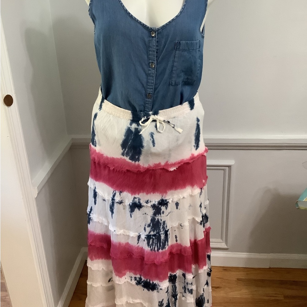 NWOT LINED SOFT RUFFLES IN RED AND BLUE